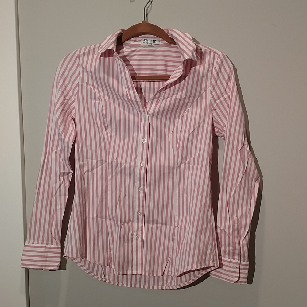Express Ultimate Essentials shirt
